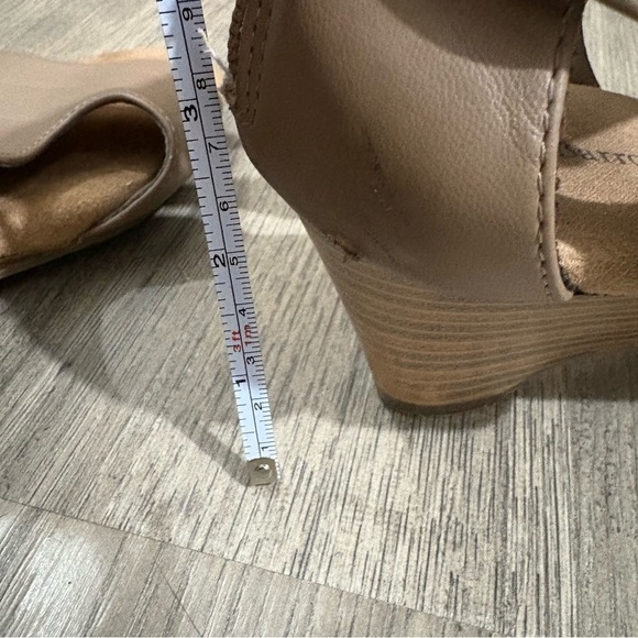 Croft and Barrow w Ortholite Taupe Women's Wedge Heels Sz 9 Zip Buckle Bohemian - Picture 9 of 10